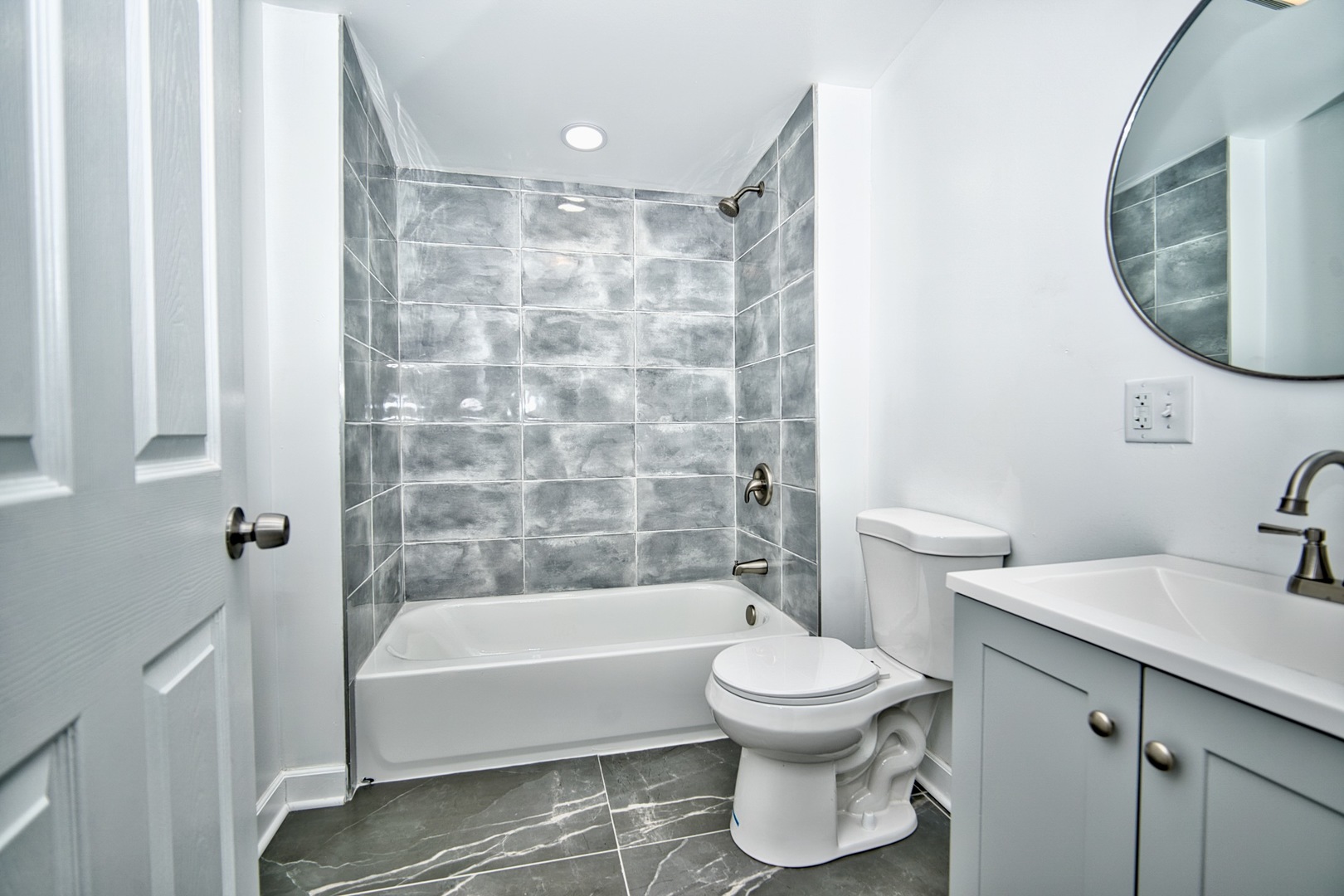 2447 Oak Park Avenue