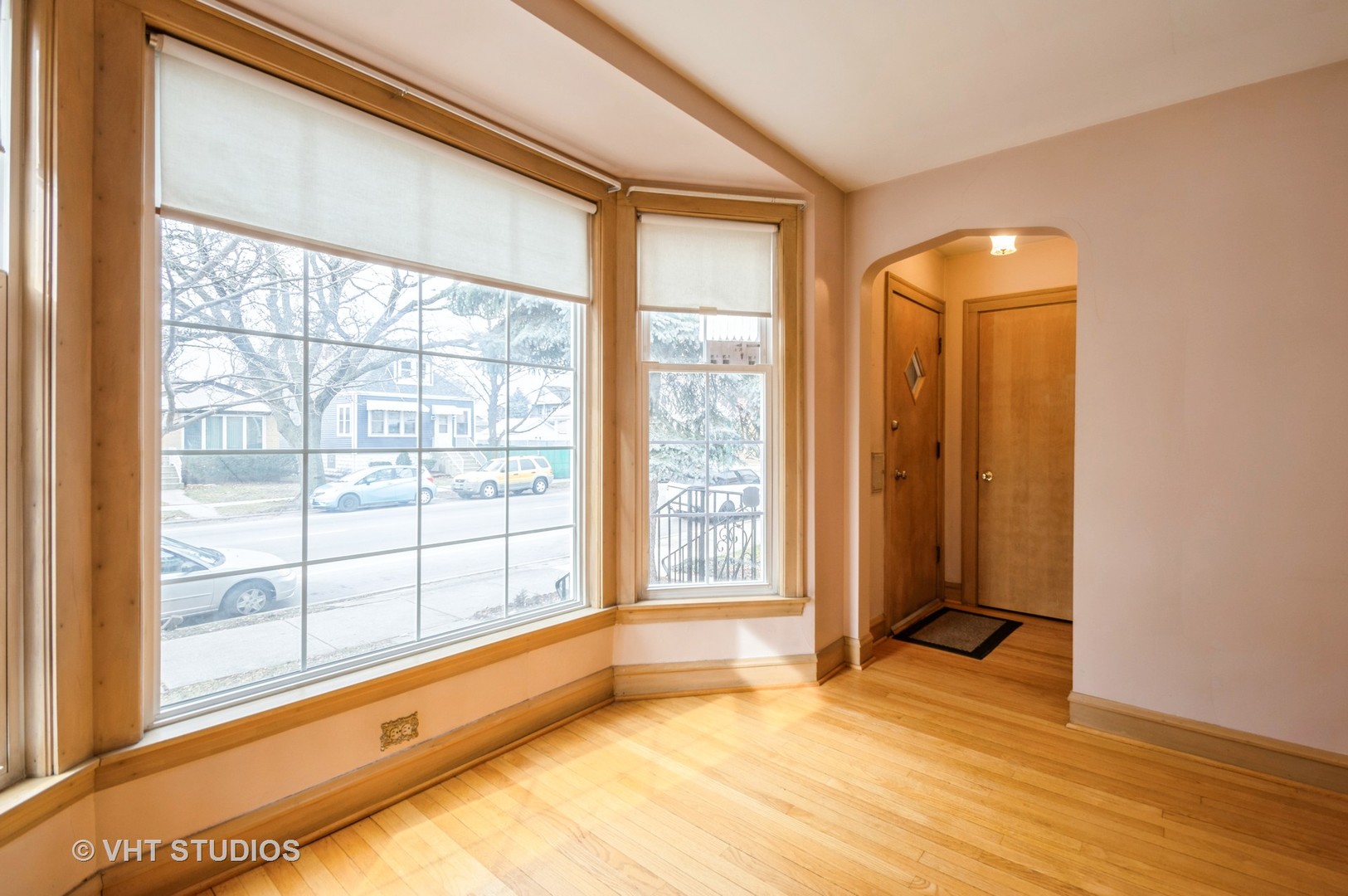 4937 N Austin Avenue