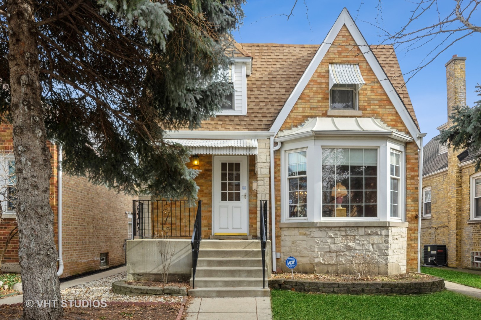 4937 N Austin Avenue