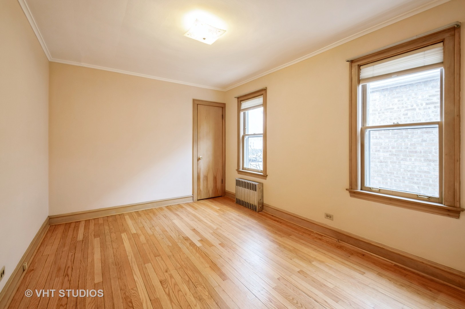 4937 N Austin Avenue