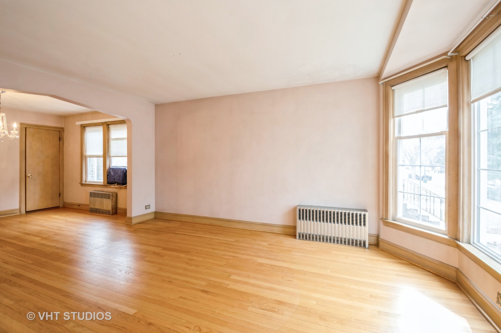 4937 N Austin Avenue