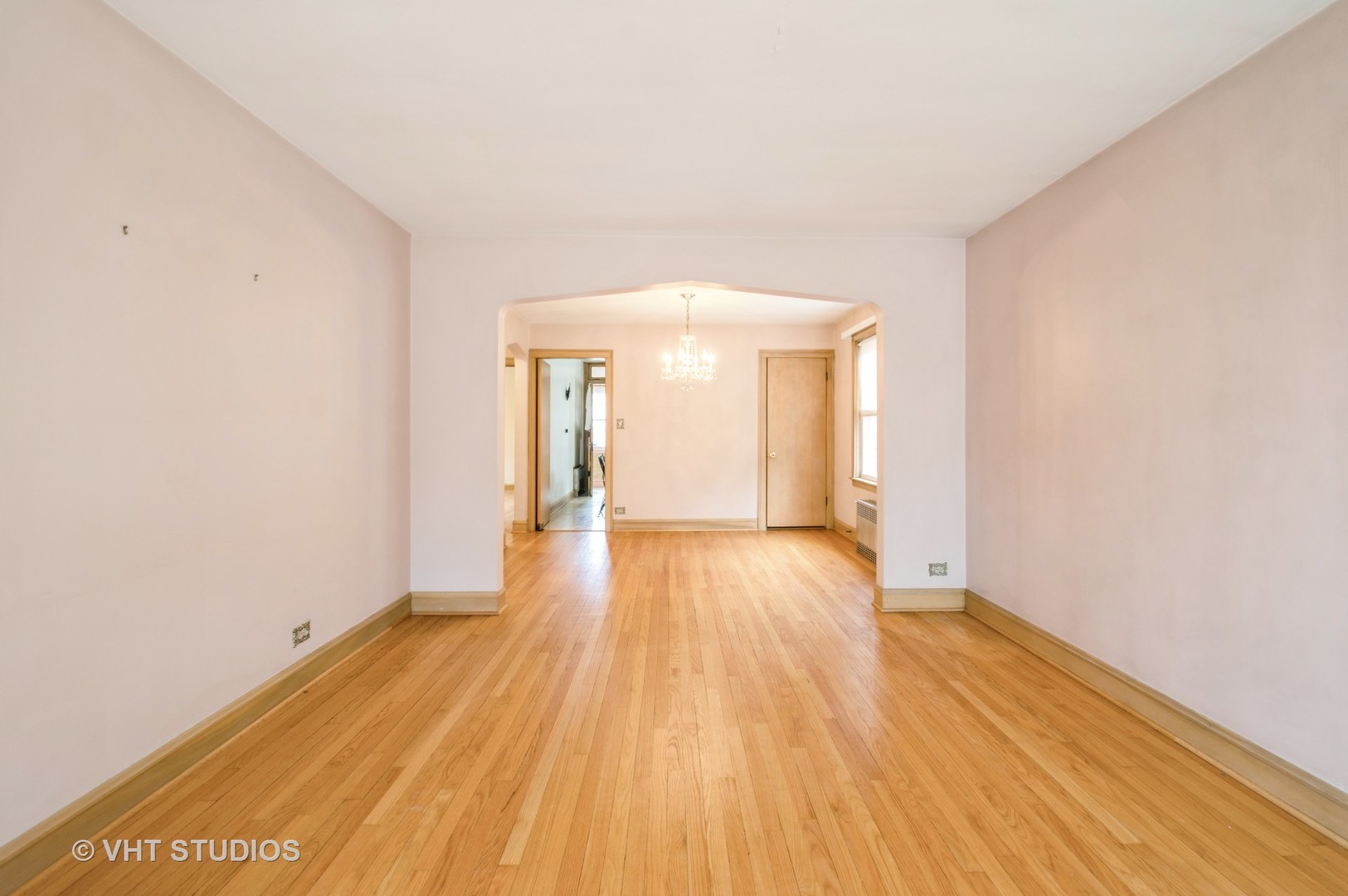 4937 N Austin Avenue