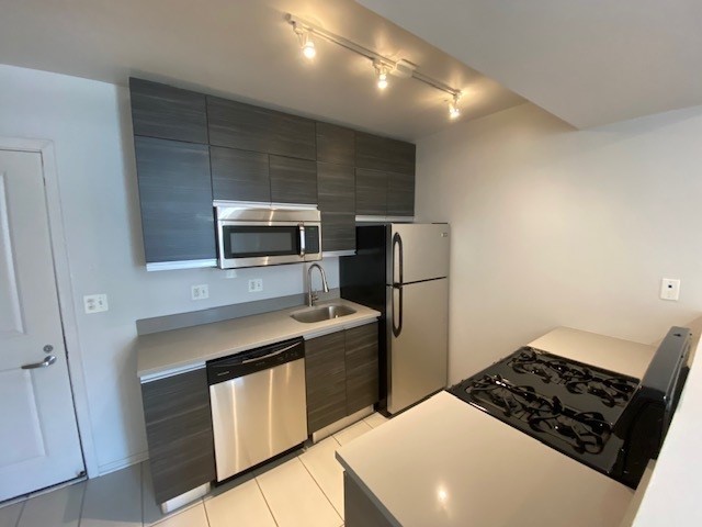 30 E Roosevelt Road Unit: 601