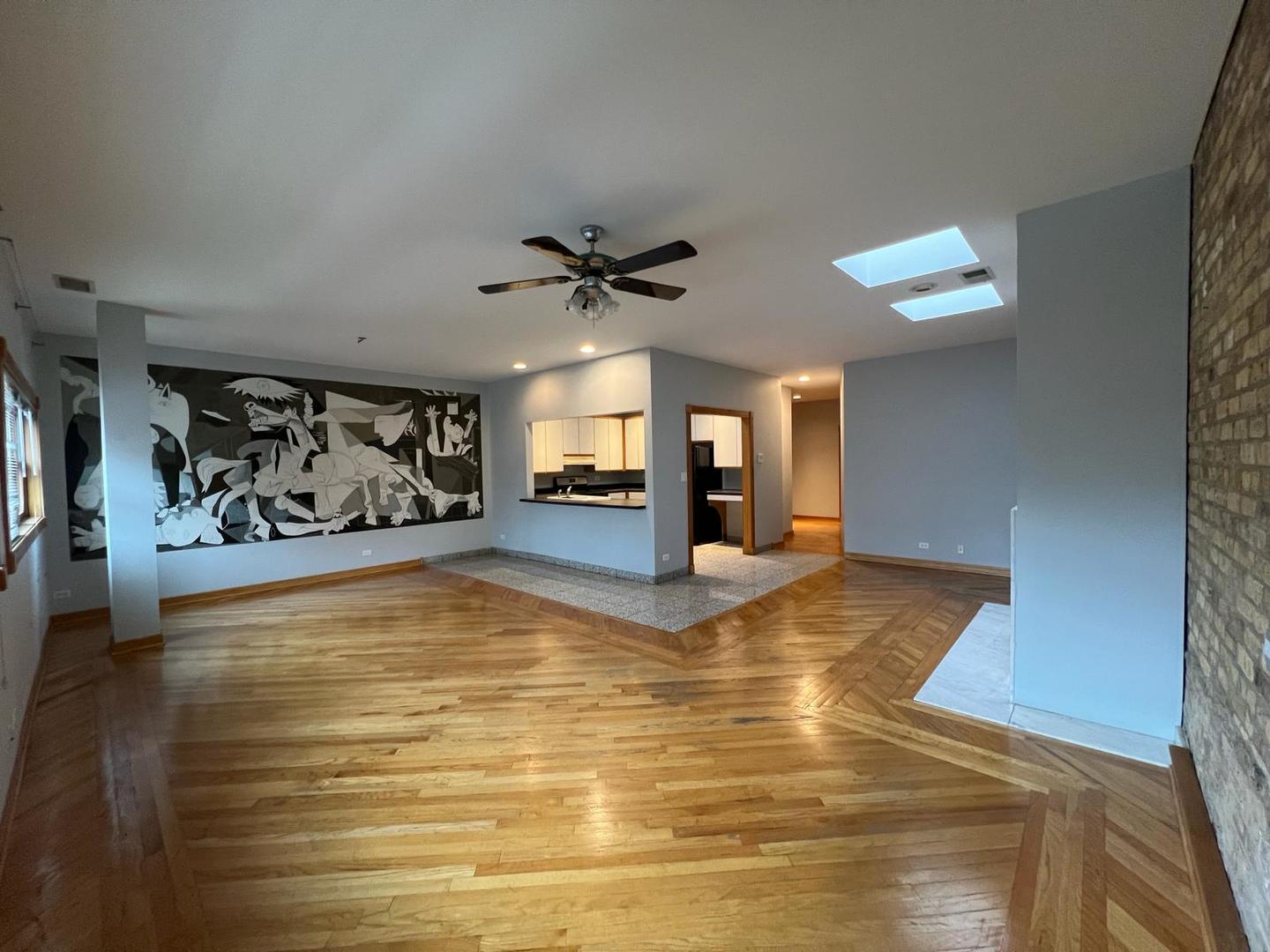 3205 N Leavitt Street Unit: 2