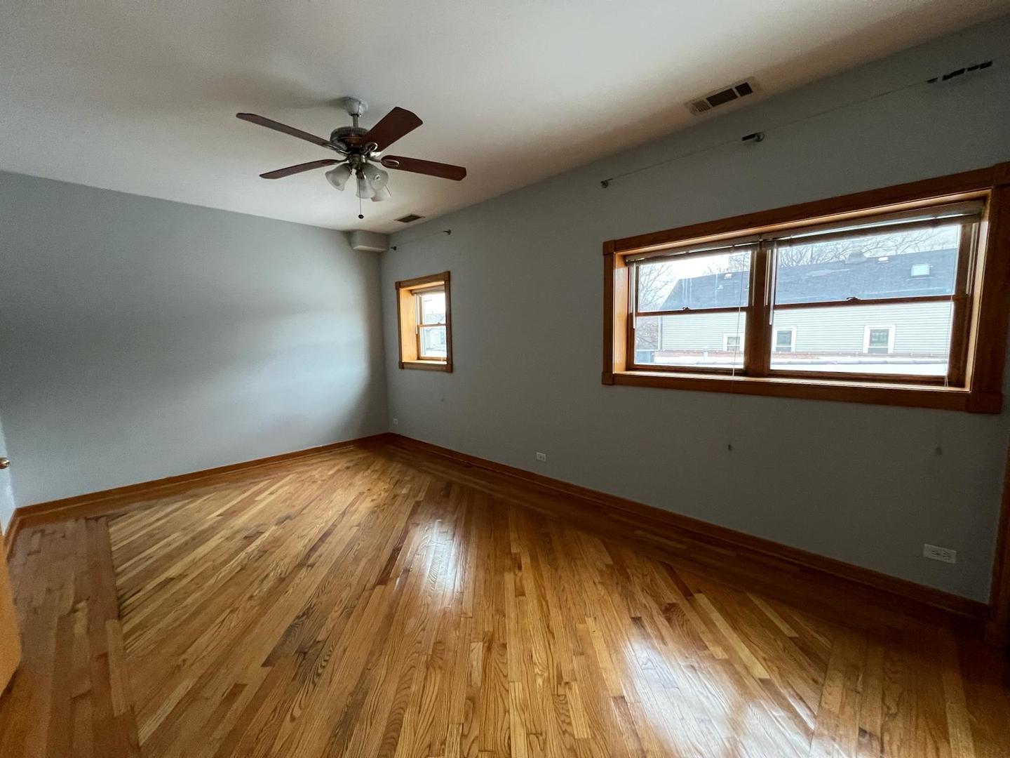 3205 N Leavitt Street Unit: 2