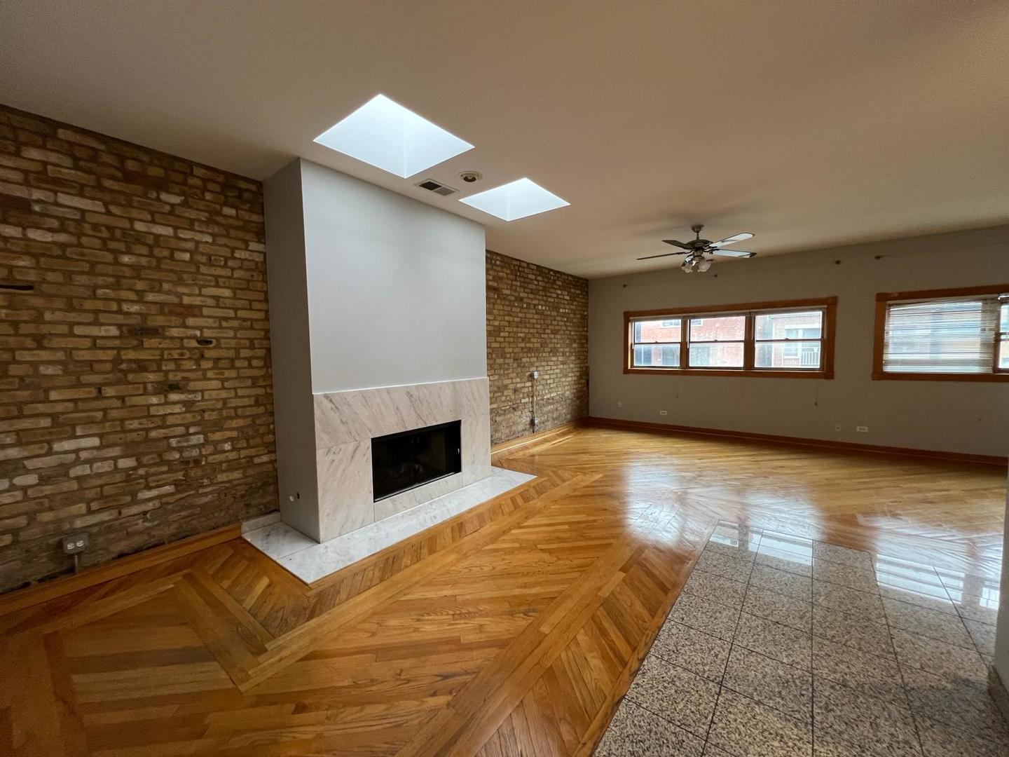 3205 N Leavitt Street Unit: 2