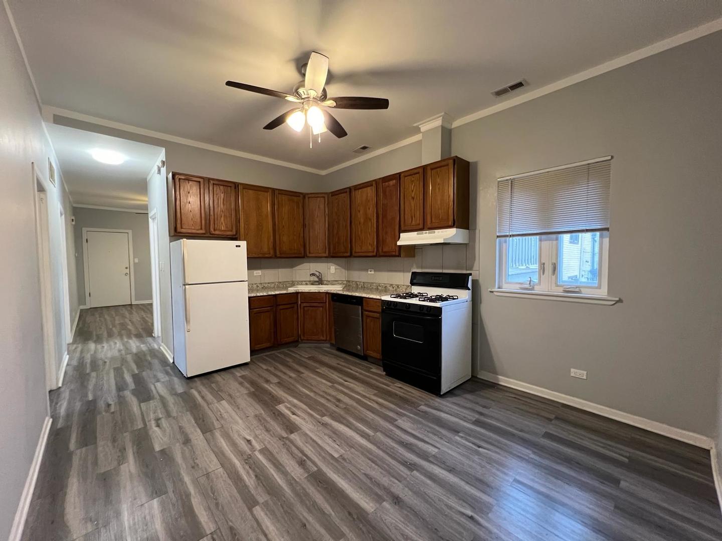 2956 N Hamlin Avenue Unit: 2R