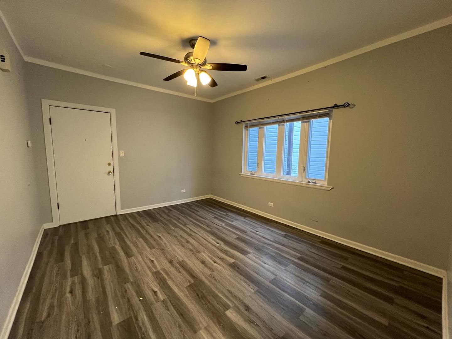 2956 N Hamlin Avenue Unit: 2R