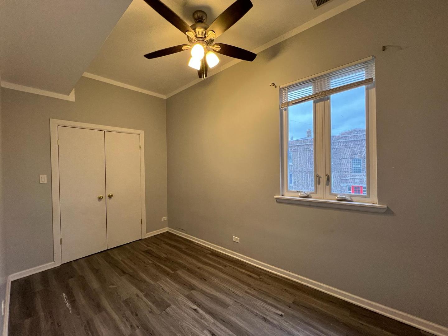 2956 N Hamlin Avenue Unit: 2R