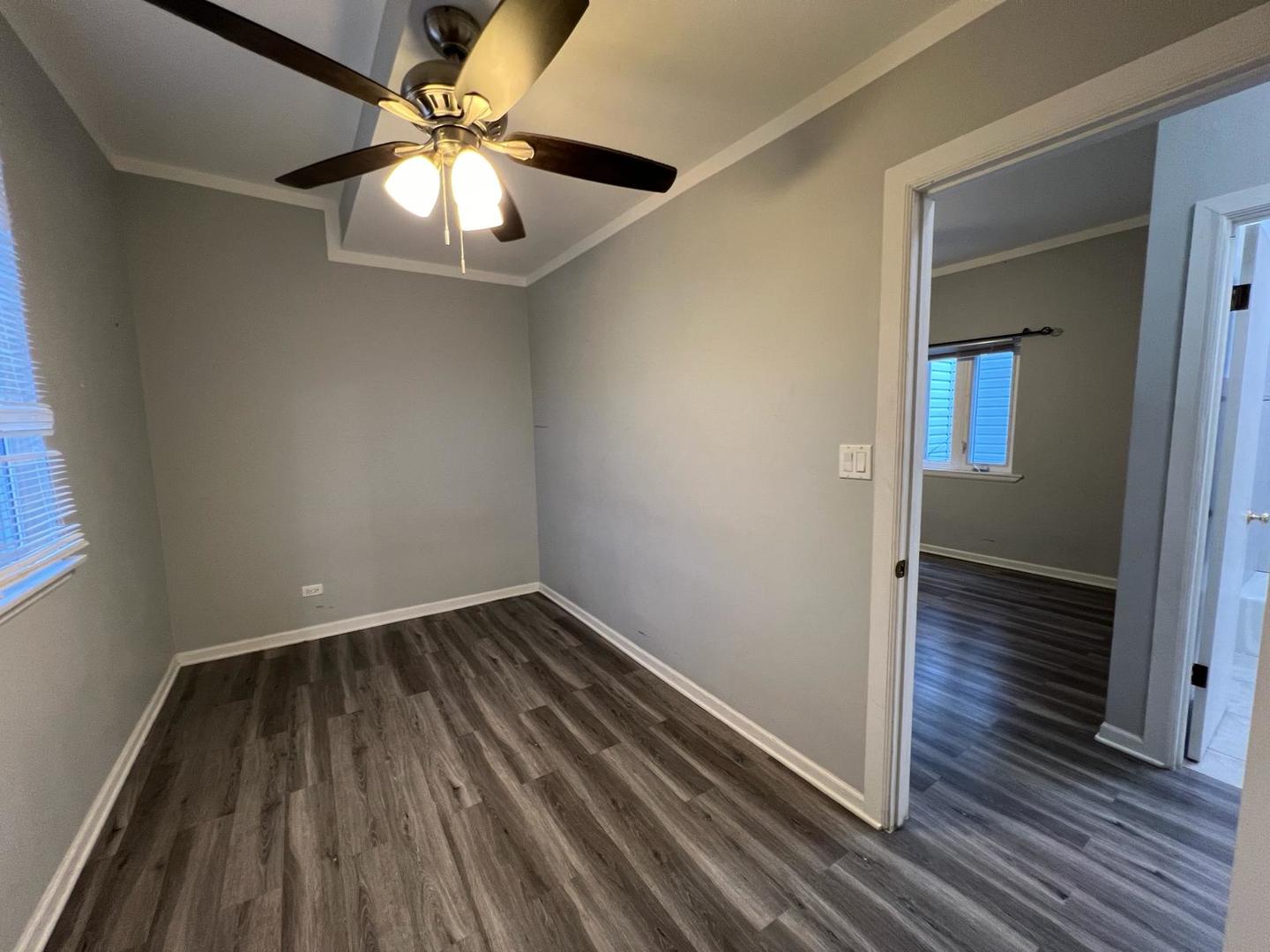 2956 N Hamlin Avenue Unit: 2R