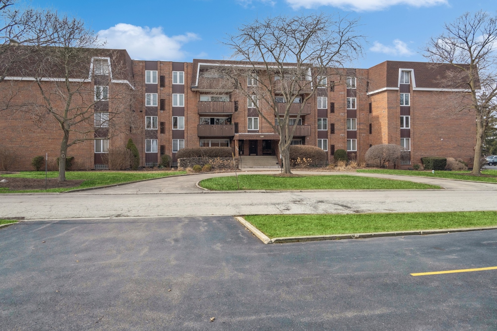 120 S Spruce Avenue Unit: 105