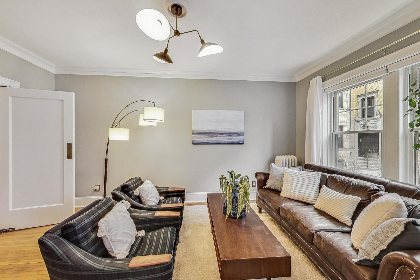 1425 W Summerdale Avenue Unit: 1B