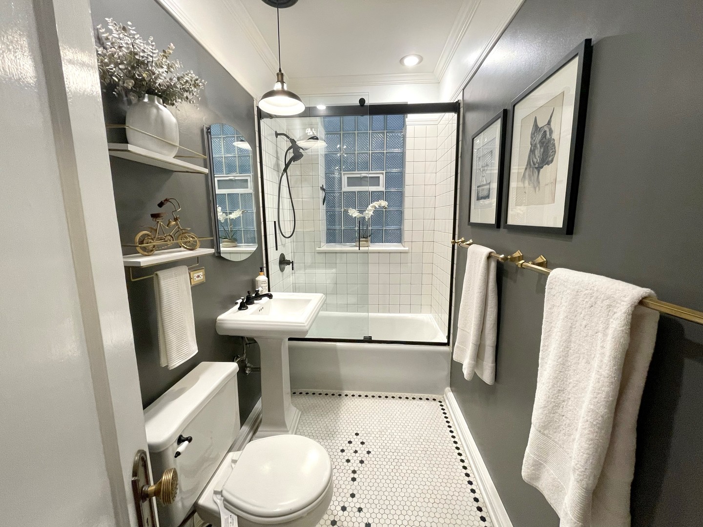 1425 W Summerdale Avenue Unit: 1B