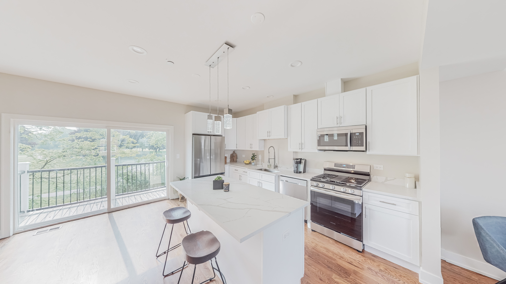 523 Highlands Parkway