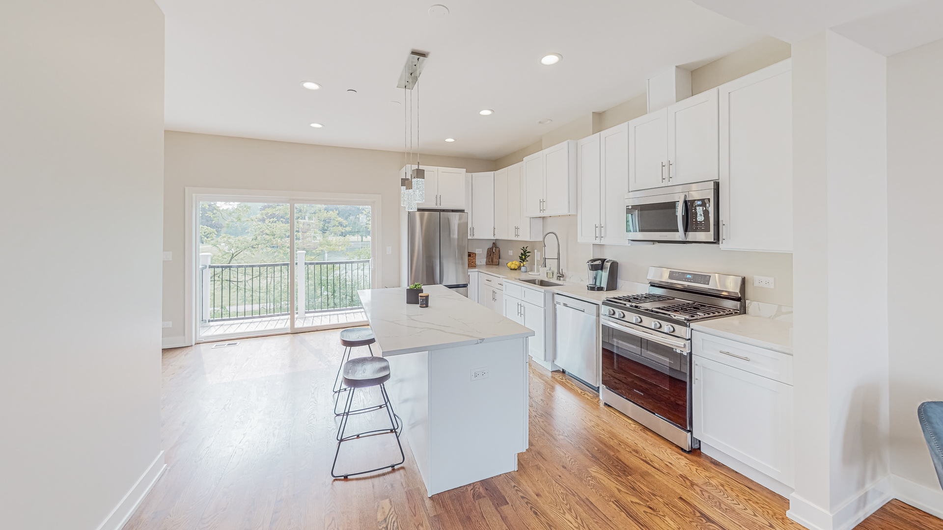 523 Highlands Parkway