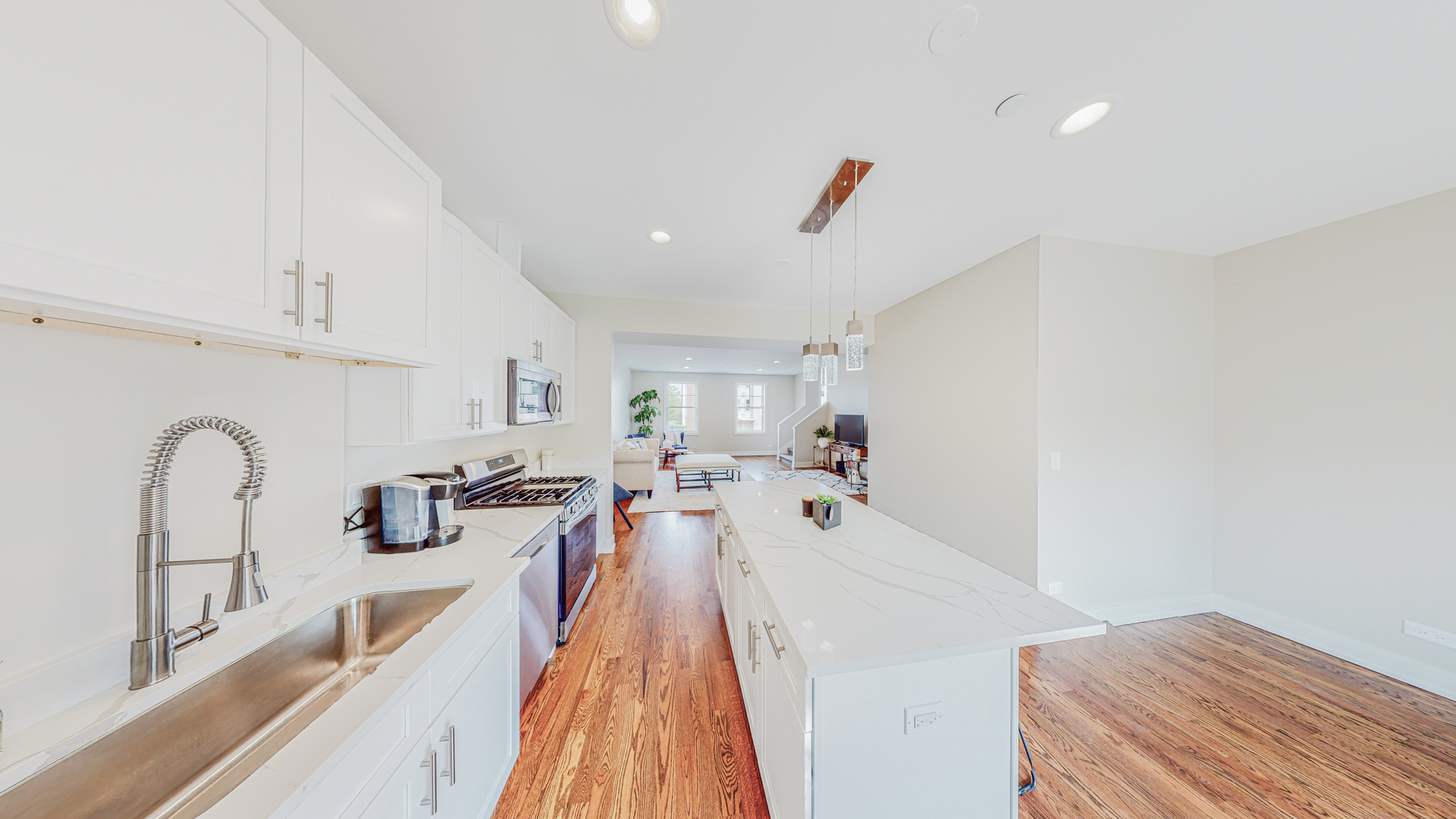 523 Highlands Parkway