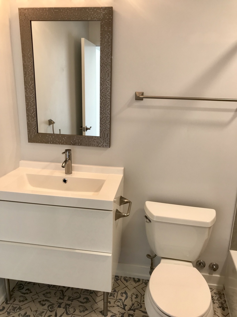 5455 N SHERIDAN Road Unit: 1912