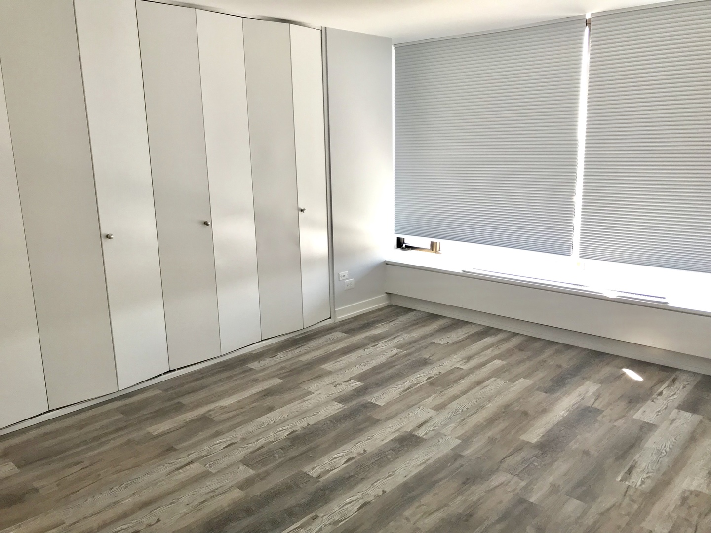 5455 N SHERIDAN Road Unit: 1912