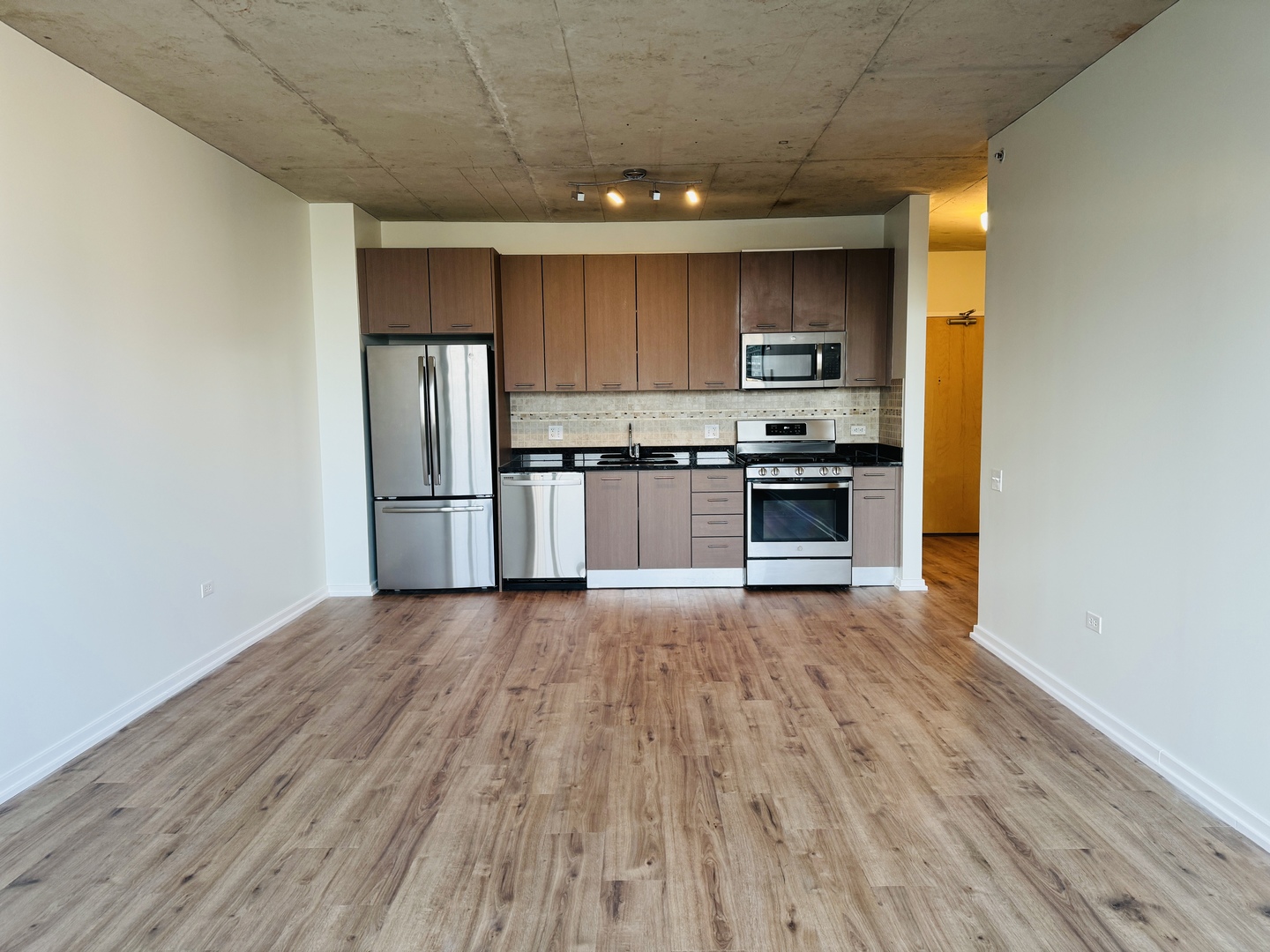 659 W Randolph Street Unit: 907