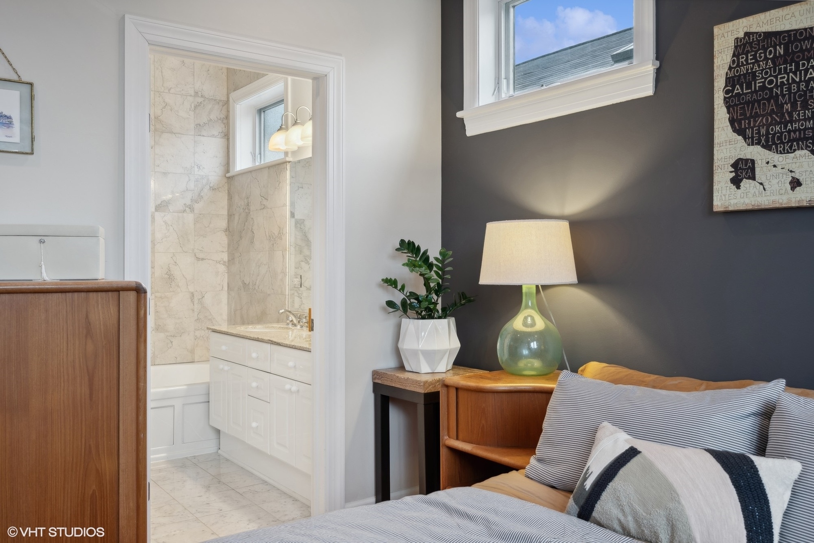 3035 N Racine Avenue Unit: 3