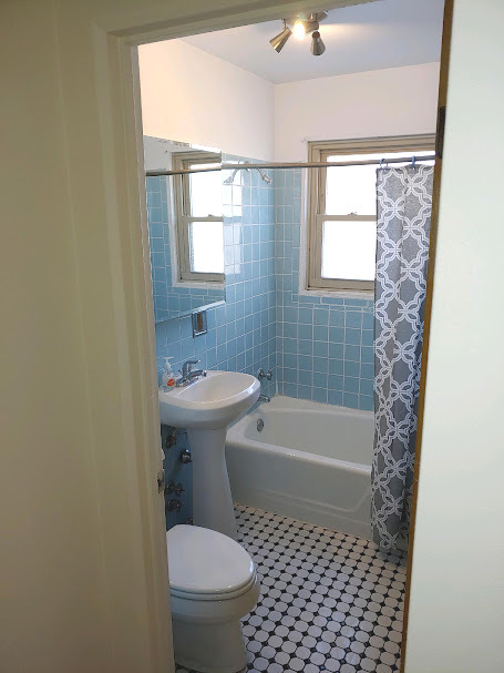 2422 W Berwyn Avenue Unit: 209