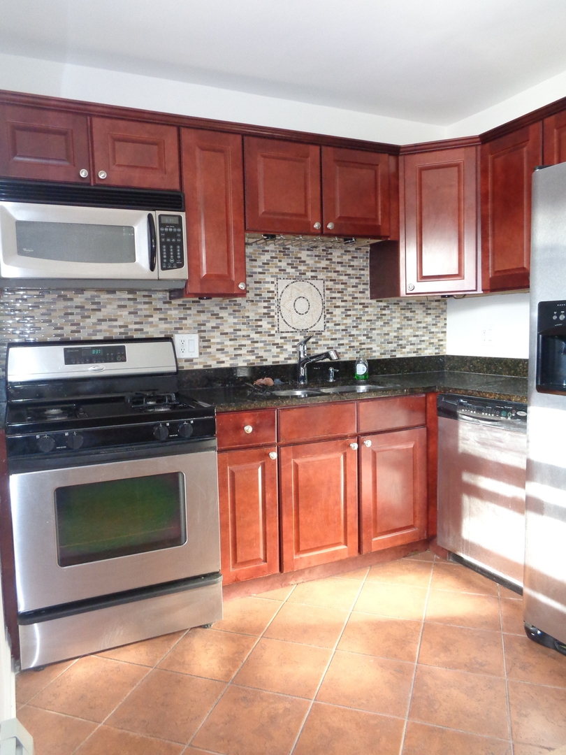 5901 N Naper Avenue Unit: 1D