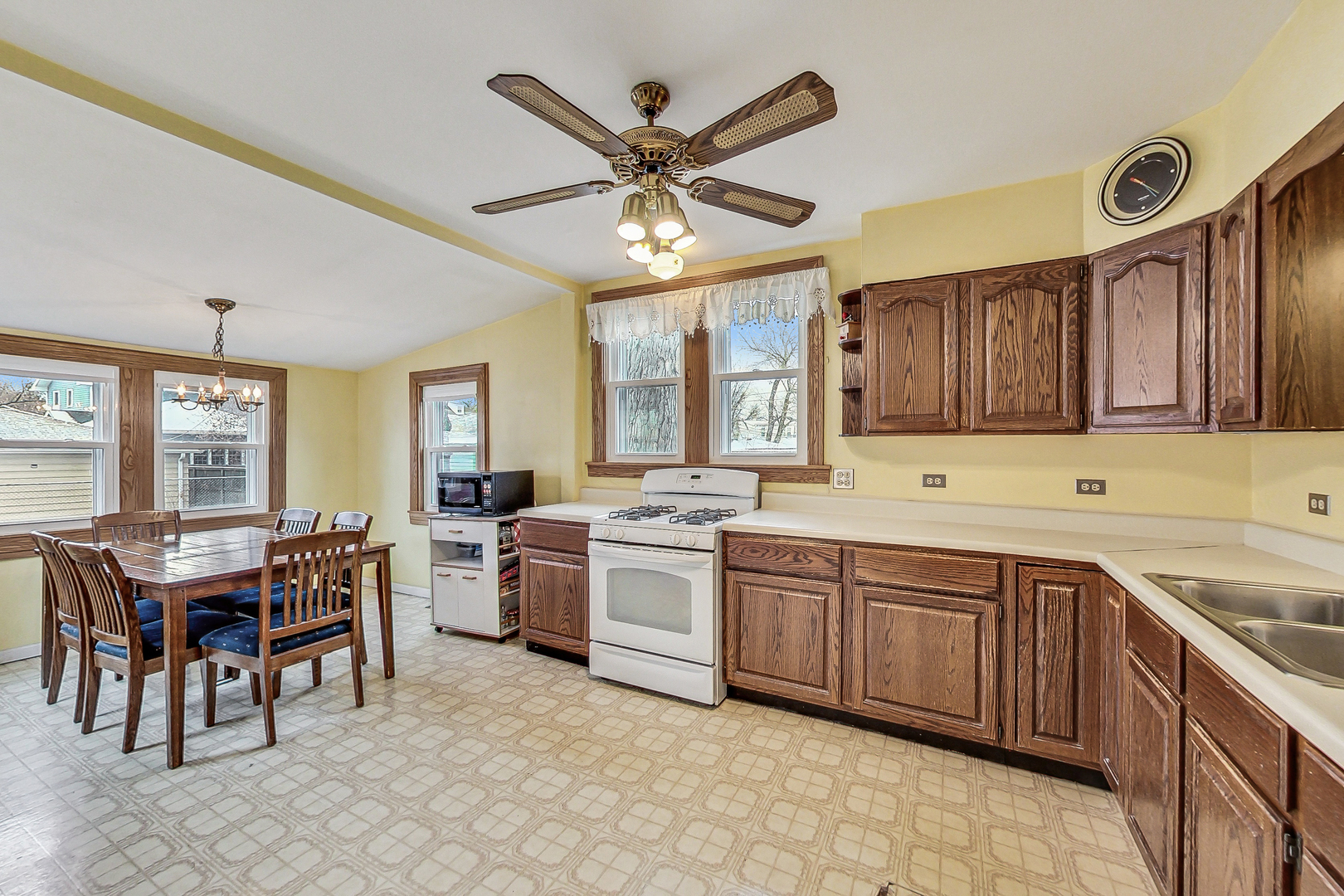 5841 N Harlem Avenue