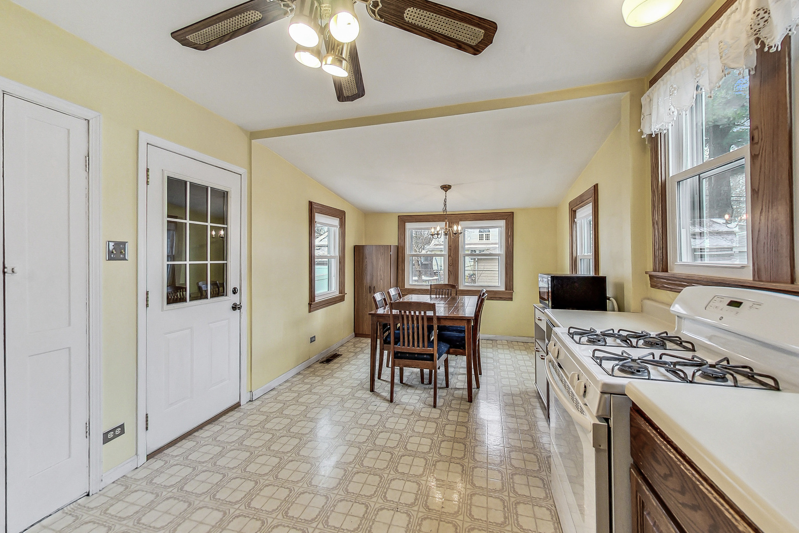 5841 N Harlem Avenue