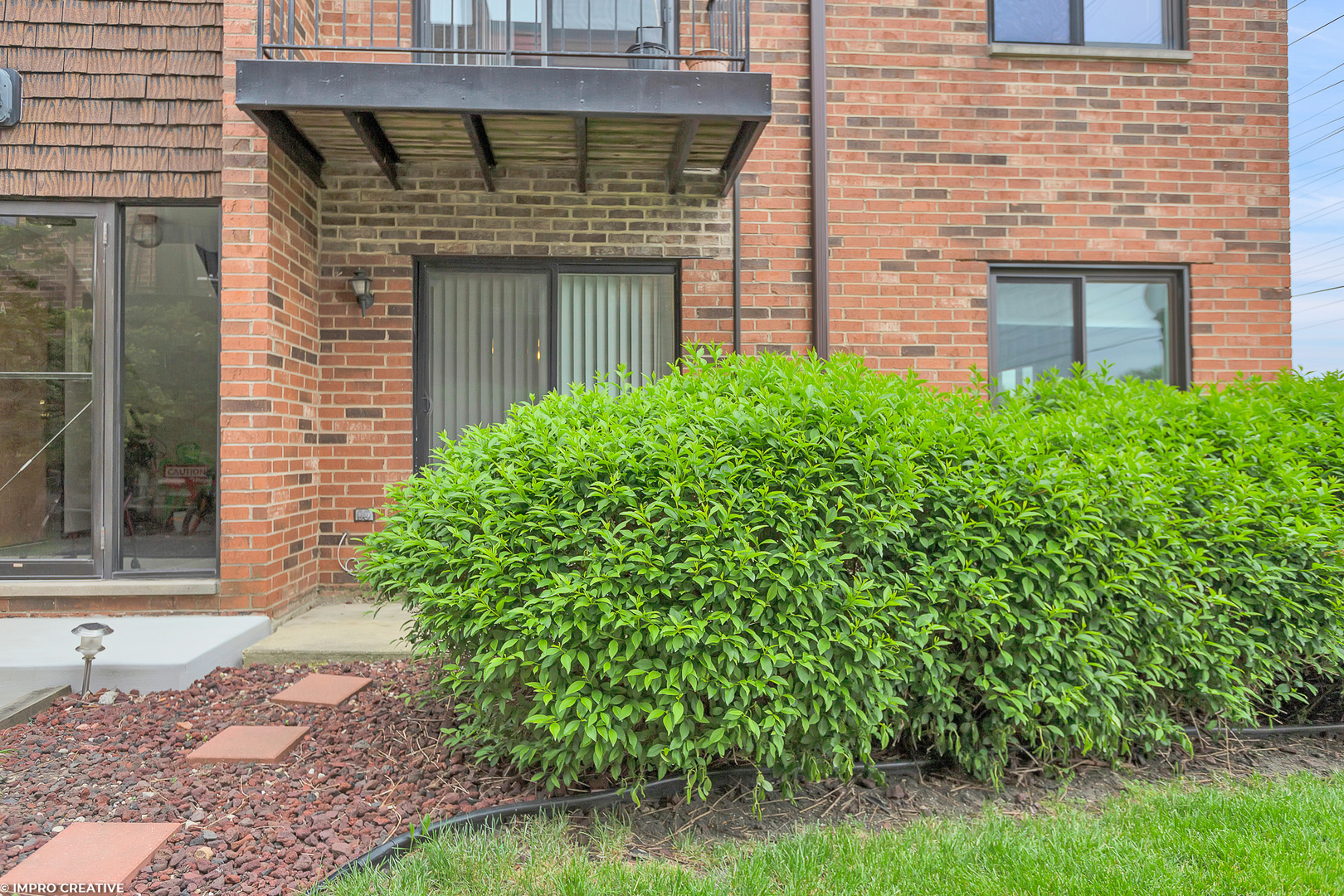 1779 W Algonquin Road Unit: 1B