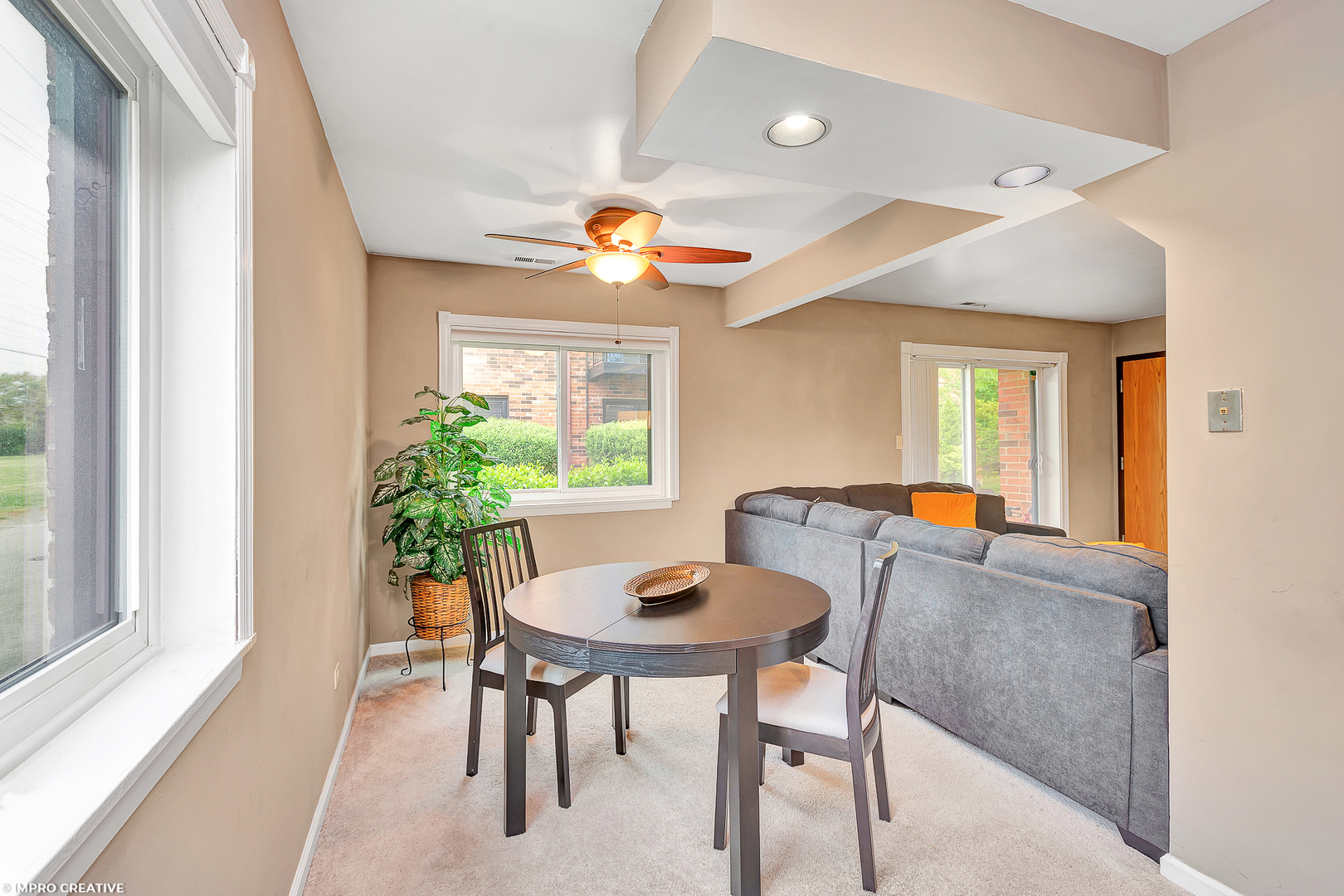 1779 W Algonquin Road Unit: 1B