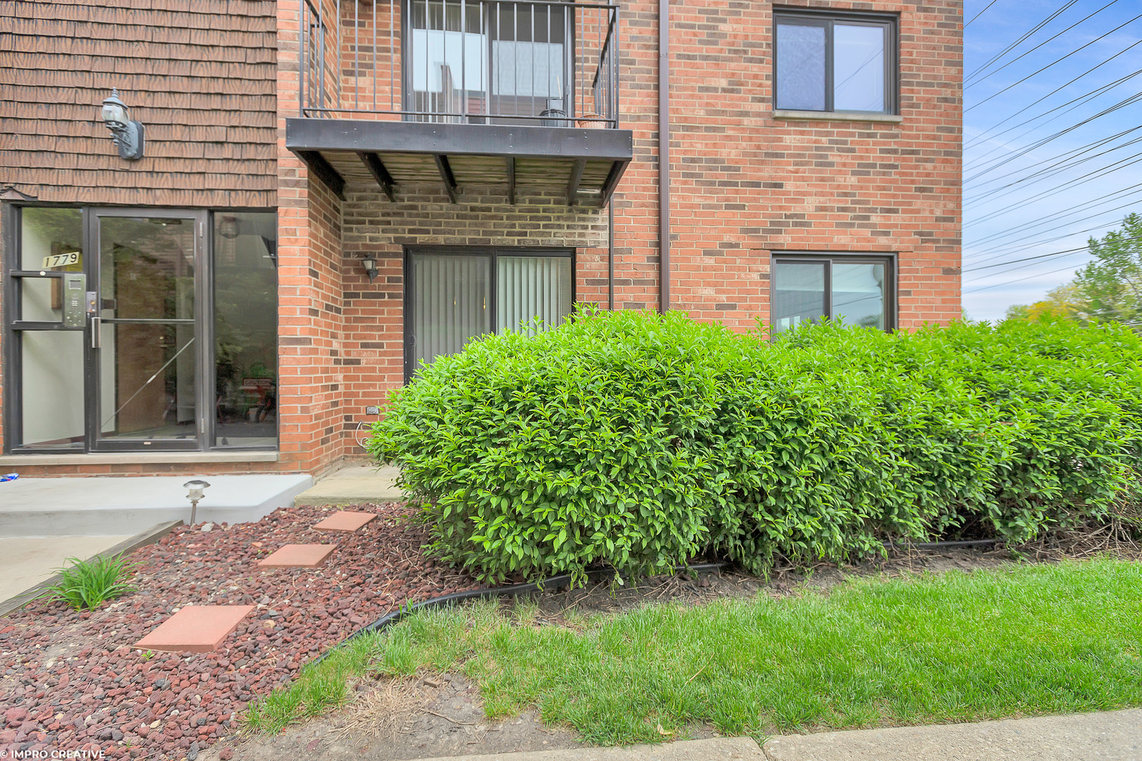 1779 W Algonquin Road Unit: 1B