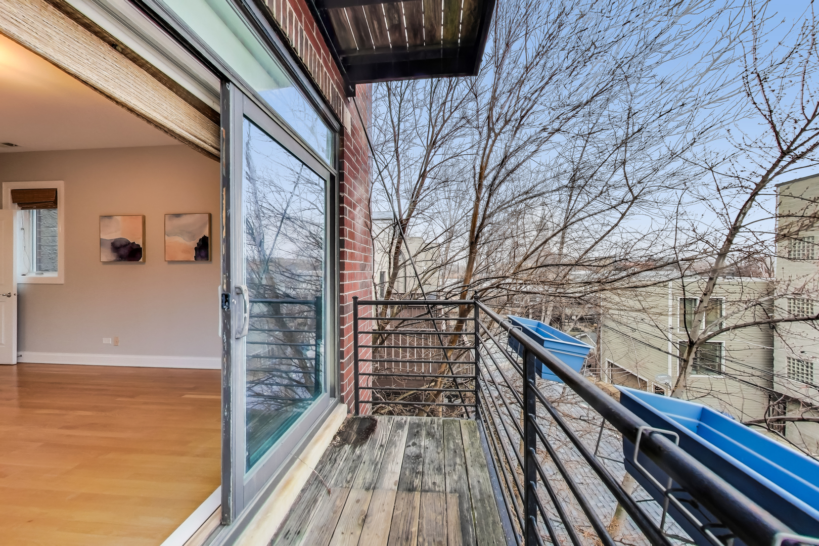 1527 N MOHAWK Street Unit: 3