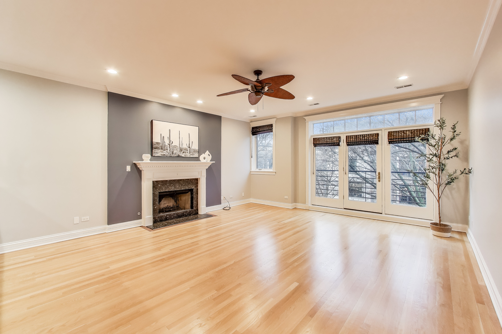 1527 N MOHAWK Street Unit: 3