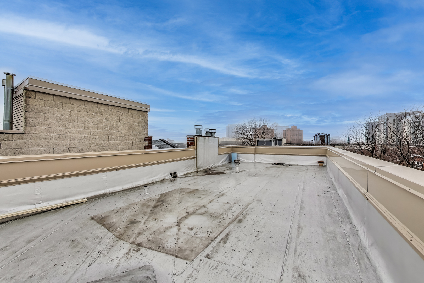 1527 N MOHAWK Street Unit: 3