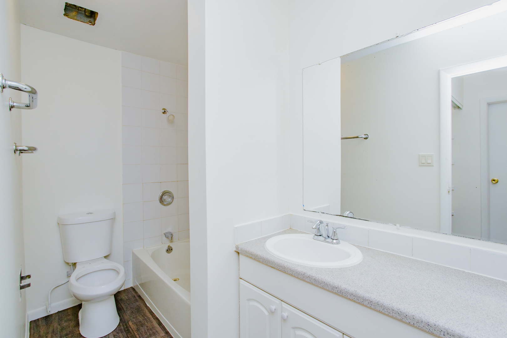 866 Crimson Court Unit: 1-105