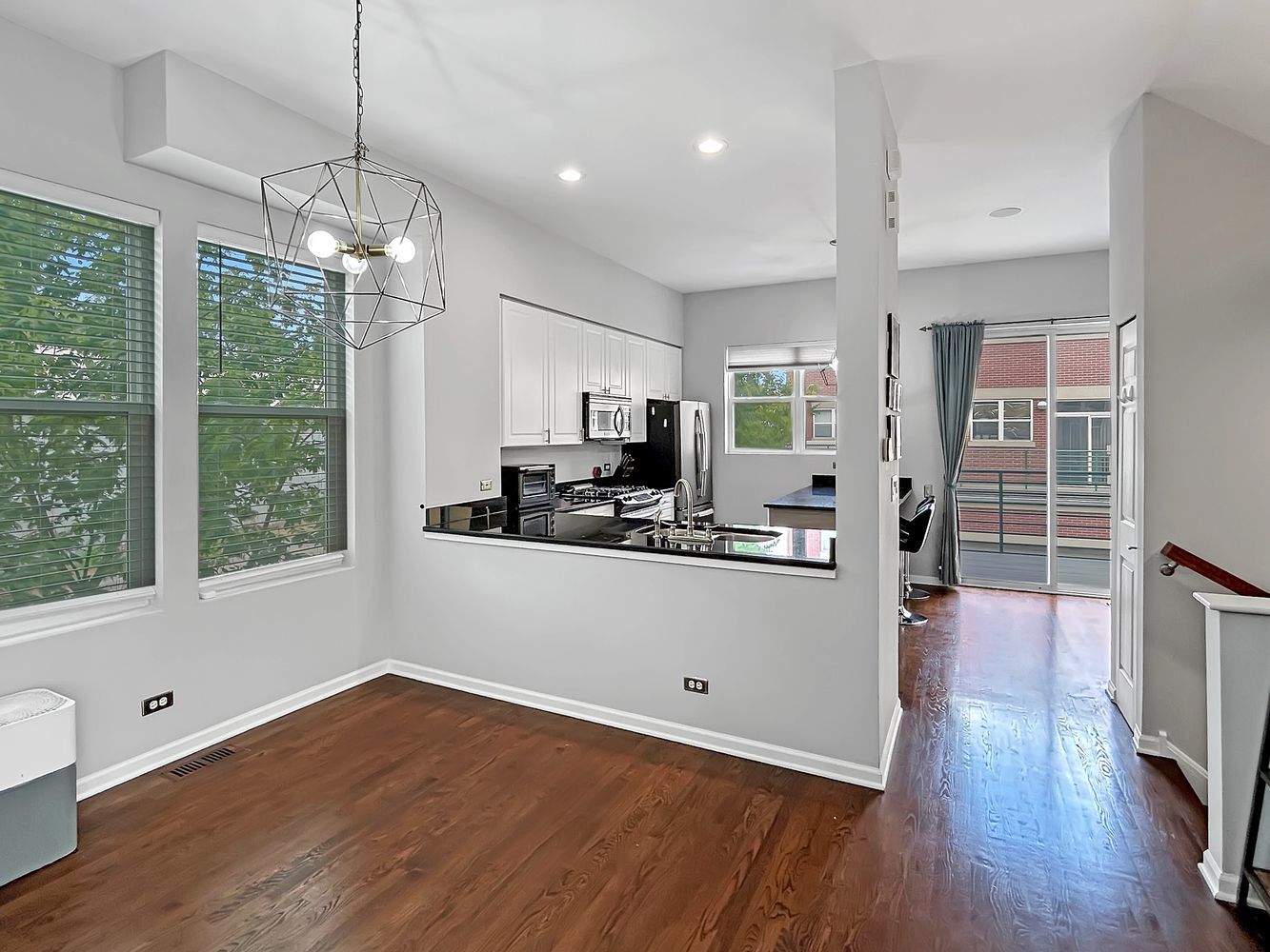 7521 Brown Avenue Unit: G