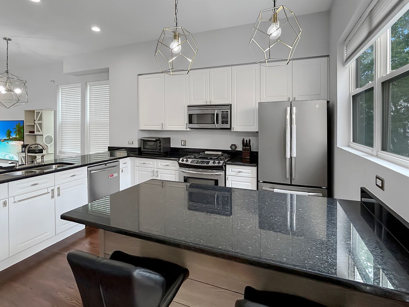 7521 Brown Avenue Unit: G