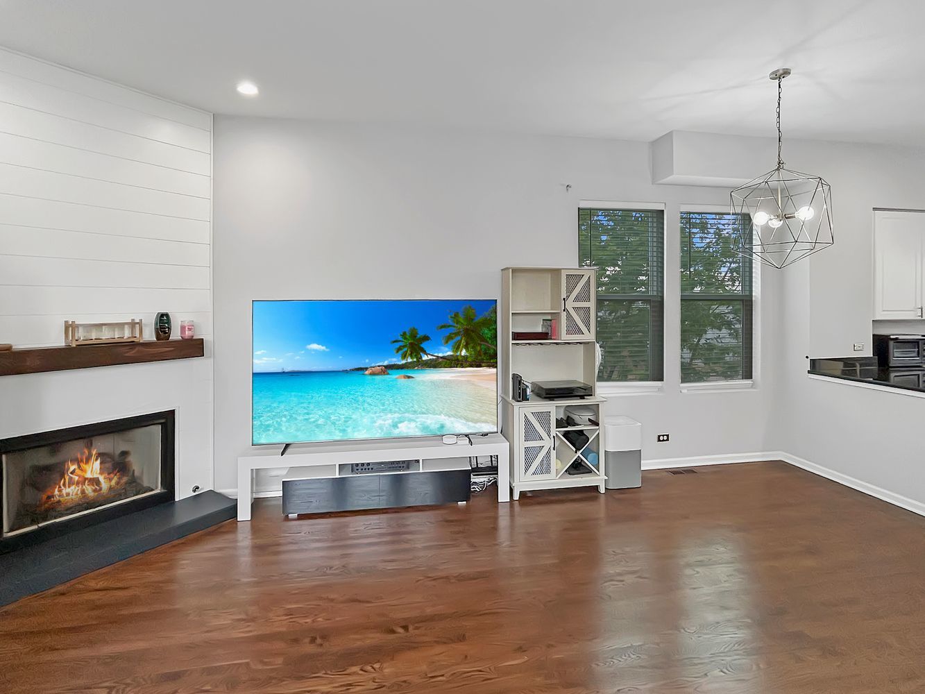 7521 Brown Avenue Unit: G