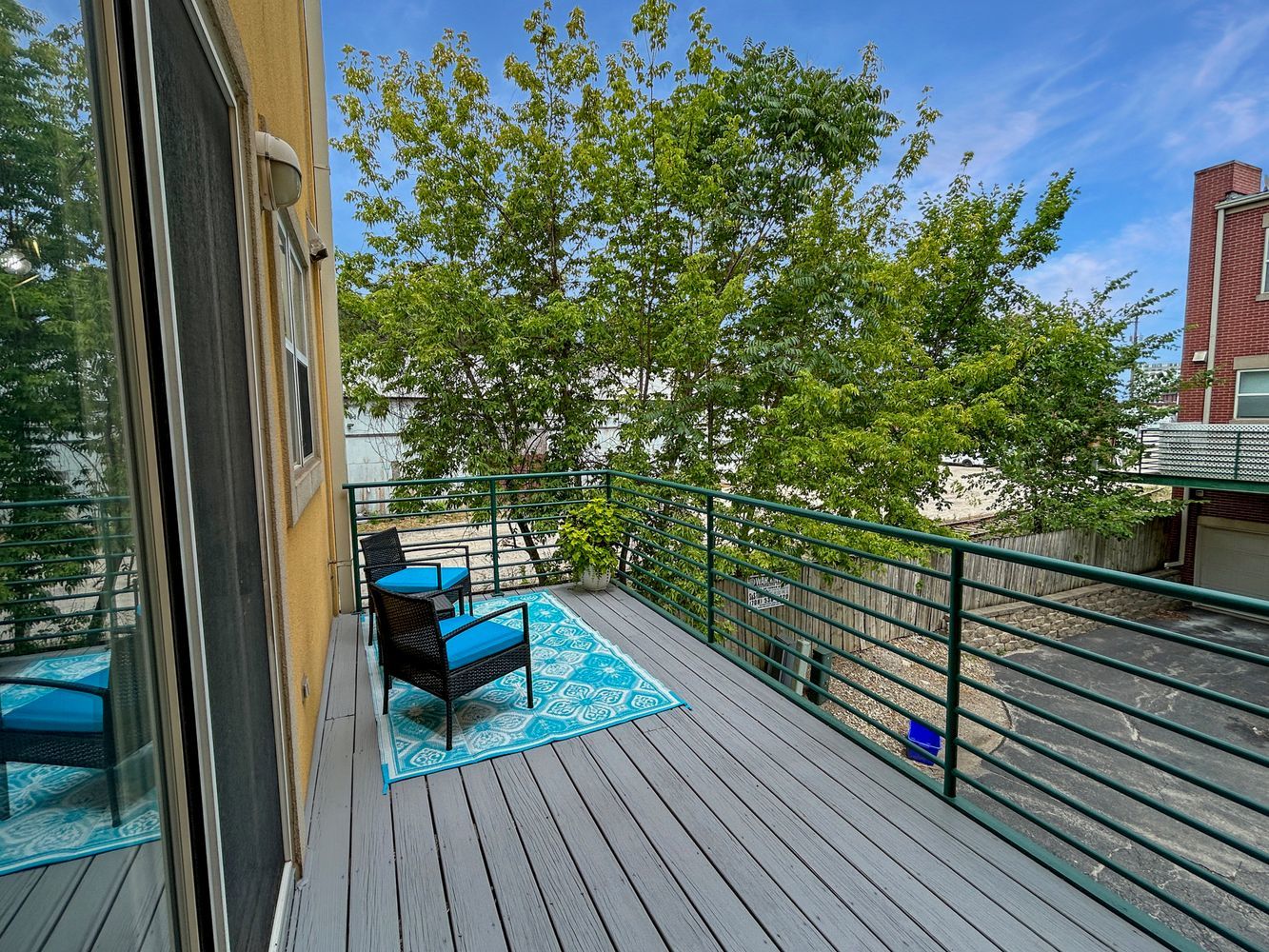 7521 Brown Avenue Unit: G