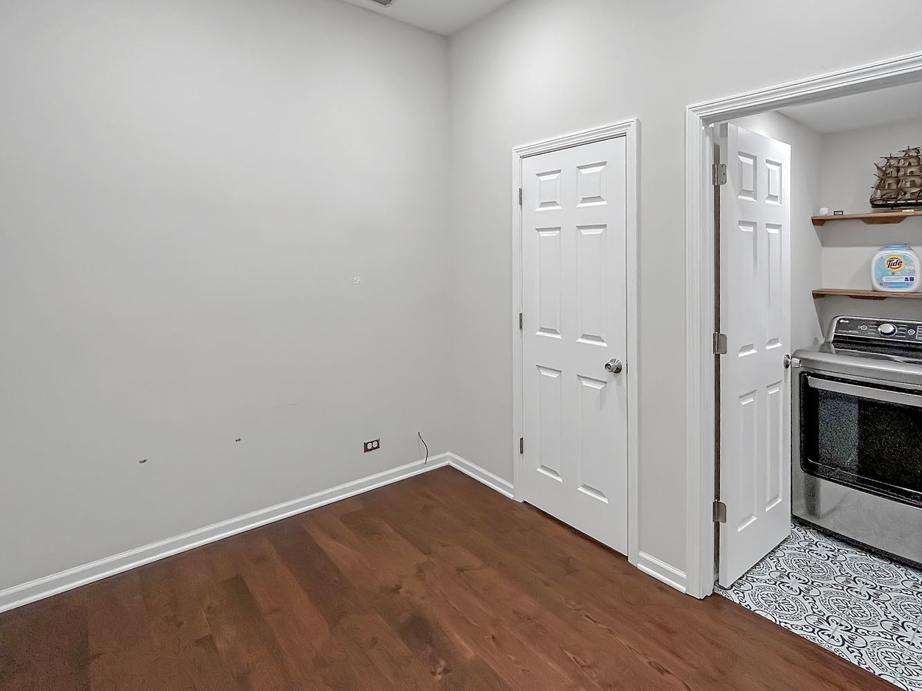 7521 Brown Avenue Unit: G