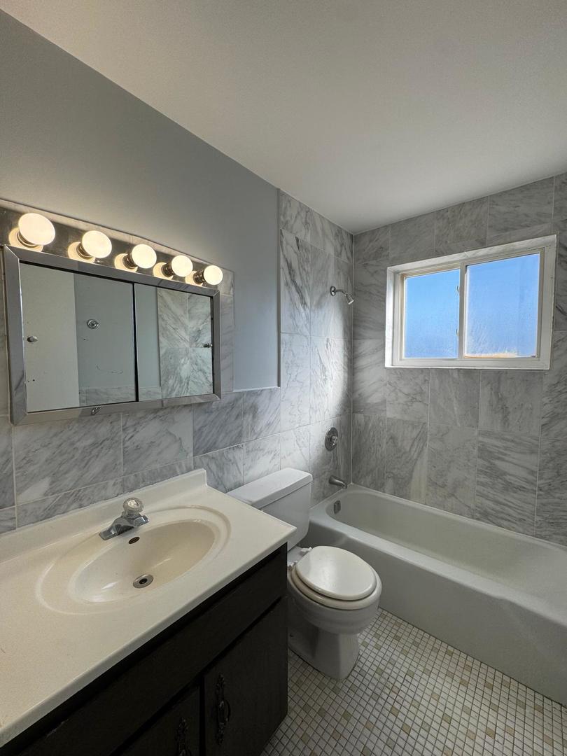 6543 16th Street Unit: 5