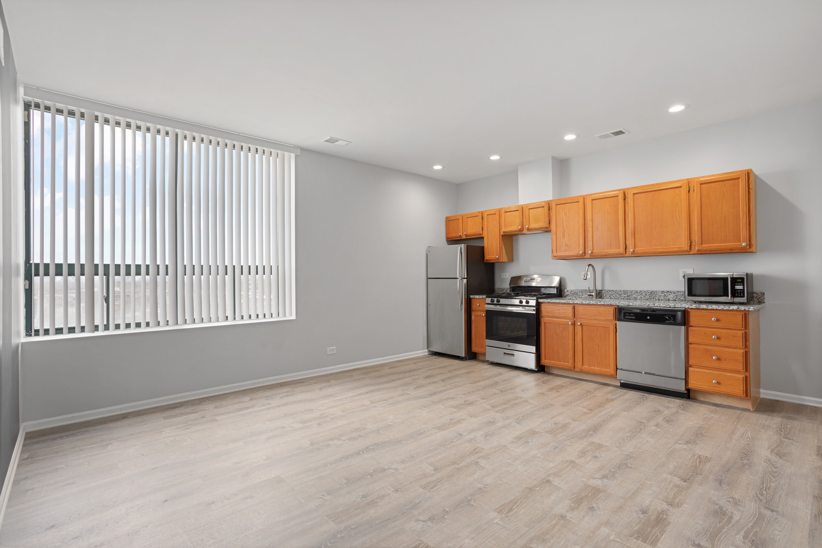 2451 W Howard Street Unit: 603