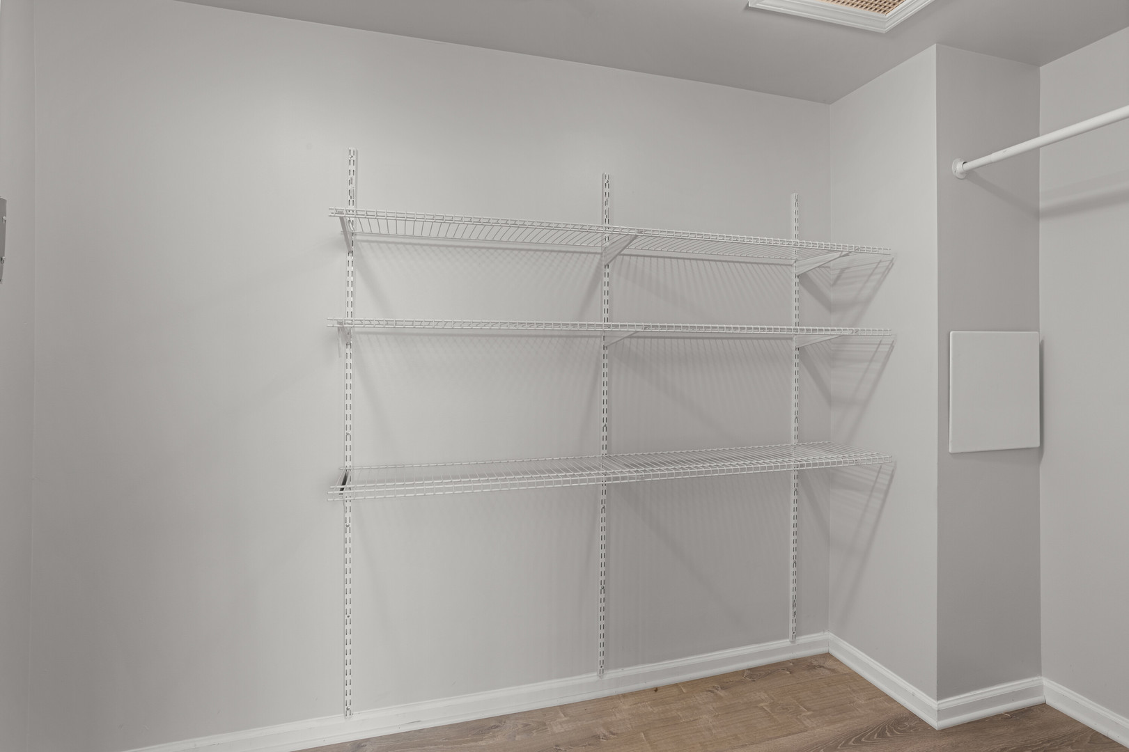 2451 W Howard Street Unit: 603