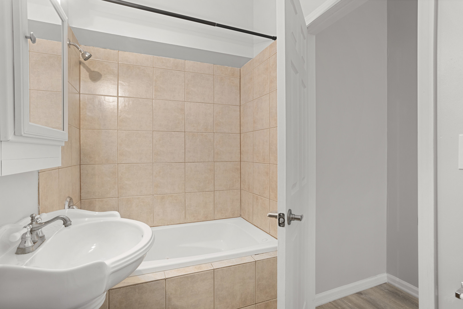 2451 W Howard Street Unit: 603