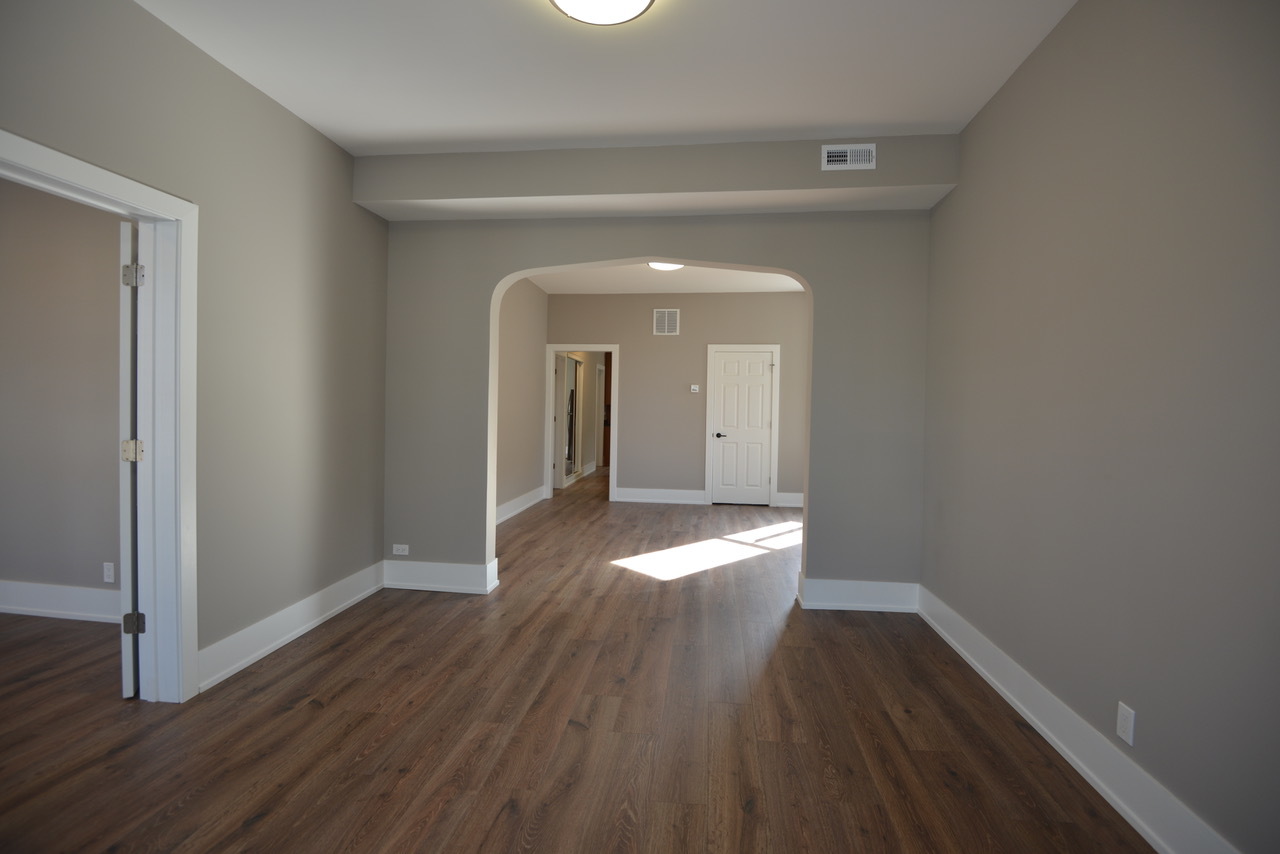 4113 N Damen Avenue Unit: 2F