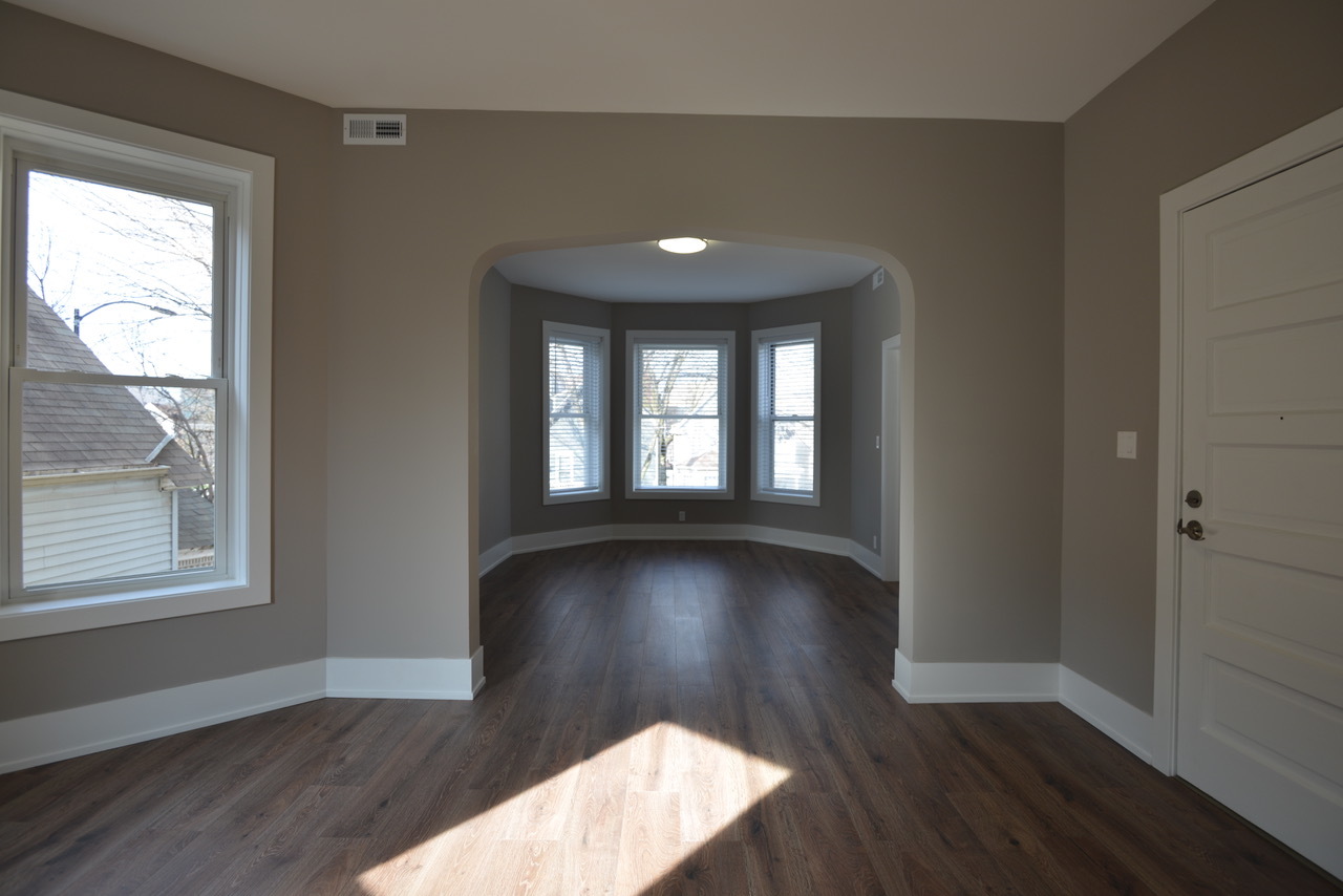 4113 N Damen Avenue Unit: 2F