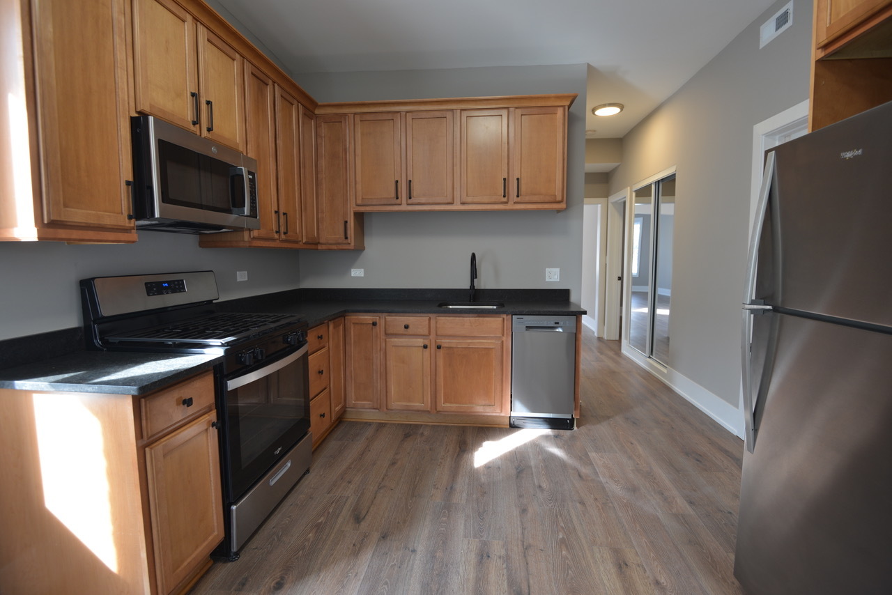 4113 N Damen Avenue Unit: 2F