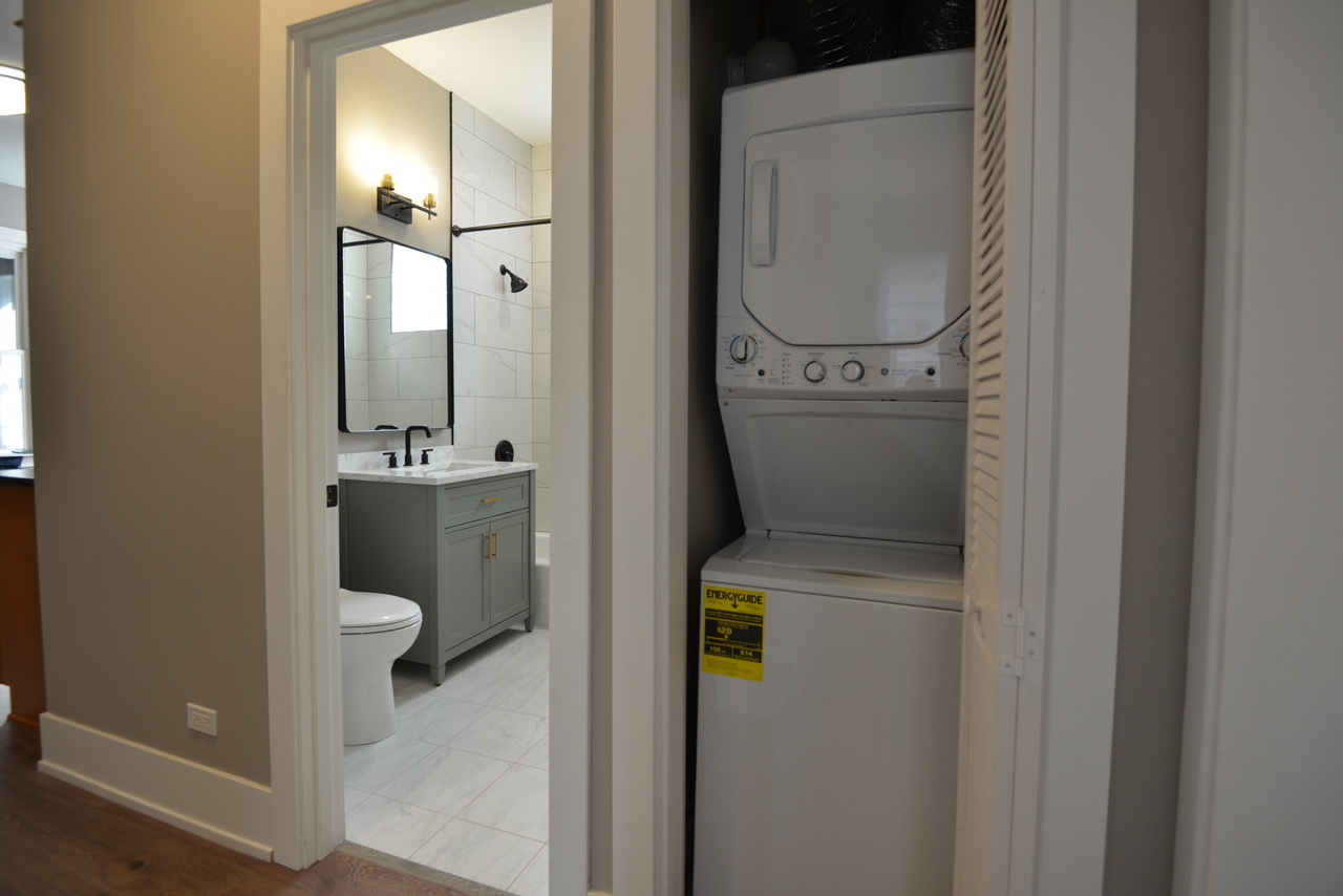 4113 N Damen Avenue Unit: 2F