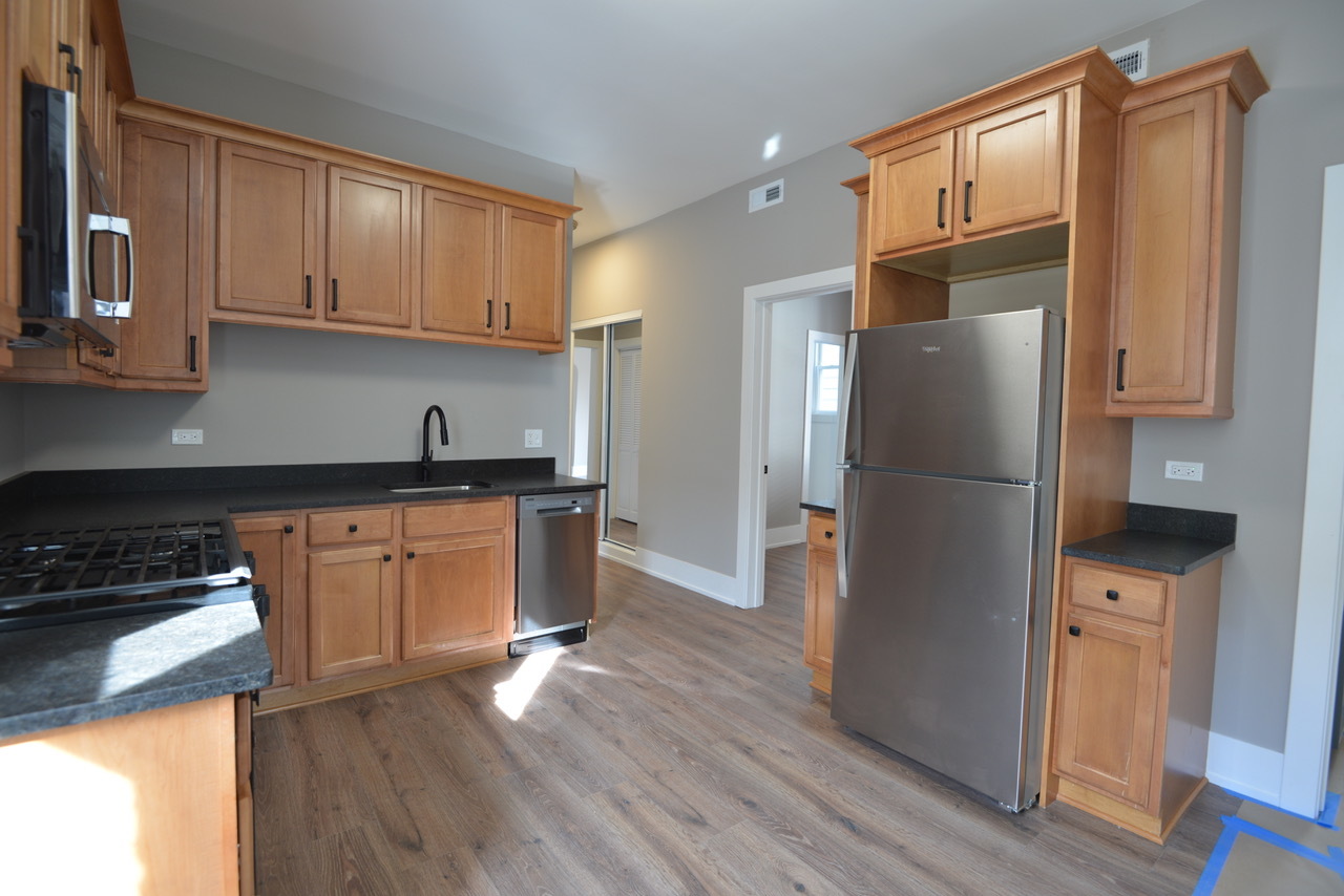 4113 N Damen Avenue Unit: 2F