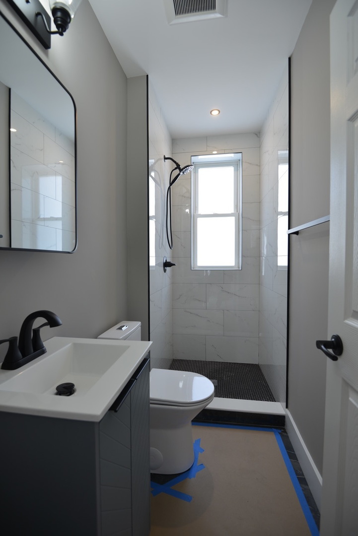 4113 N Damen Avenue Unit: 2F